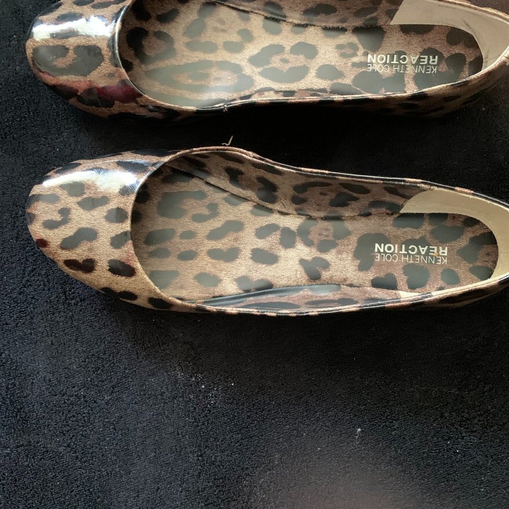 2 pairs of shoes